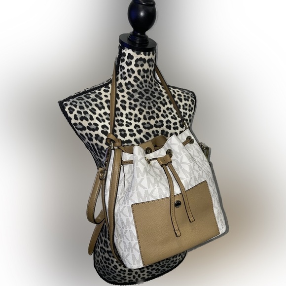 Michael Kors Handbags - MK Bag & Matching Wallet